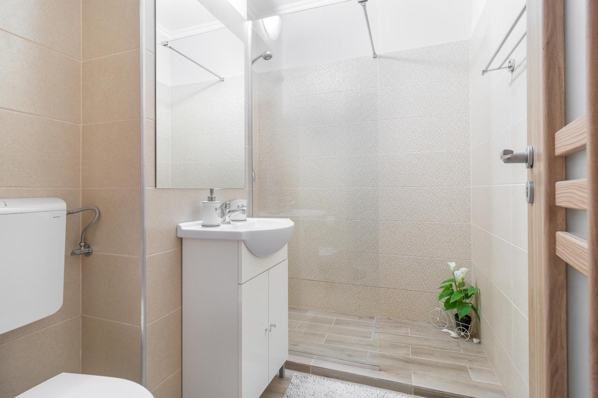 Venezia Studio Apartment Oradea Luaran gambar